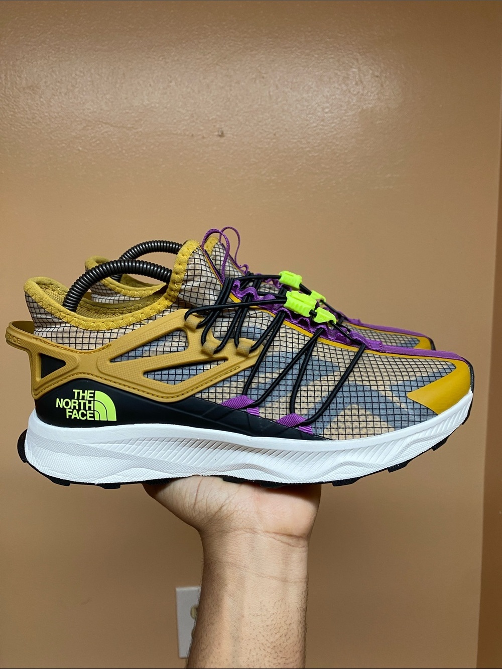 The North Face Oxeye Tech Women’s Trail Sneakers “Arrowwood Yellow” NF0A7W4U YQR